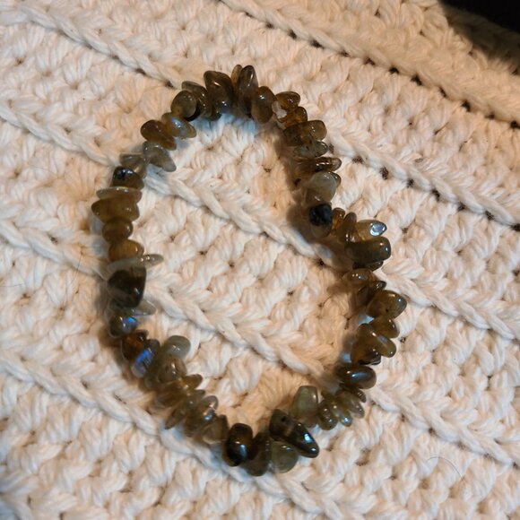 Labradorite Chip Bracelet | Natural Gemstone Stretch Boho Healing Jewelry Gift - Picture 6 of 10